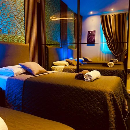 Azure Gold Apartment เซงเกลอา ภายนอก รูปภาพ
