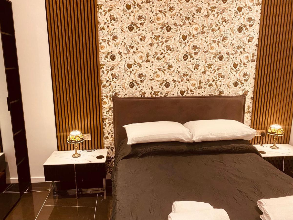 Azure Gold Apartment เซงเกลอา ภายนอก รูปภาพ