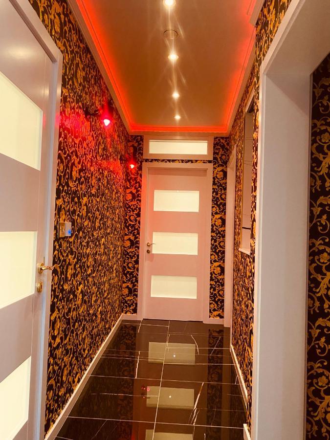 Azure Gold Apartment เซงเกลอา ภายนอก รูปภาพ