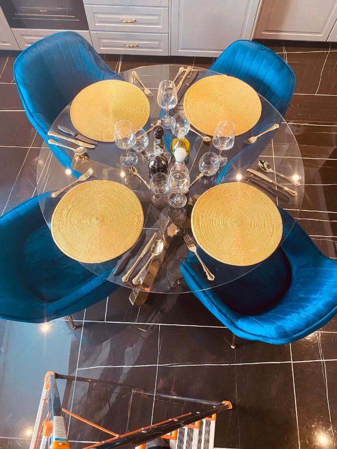 Azure Gold Apartment เซงเกลอา ภายนอก รูปภาพ