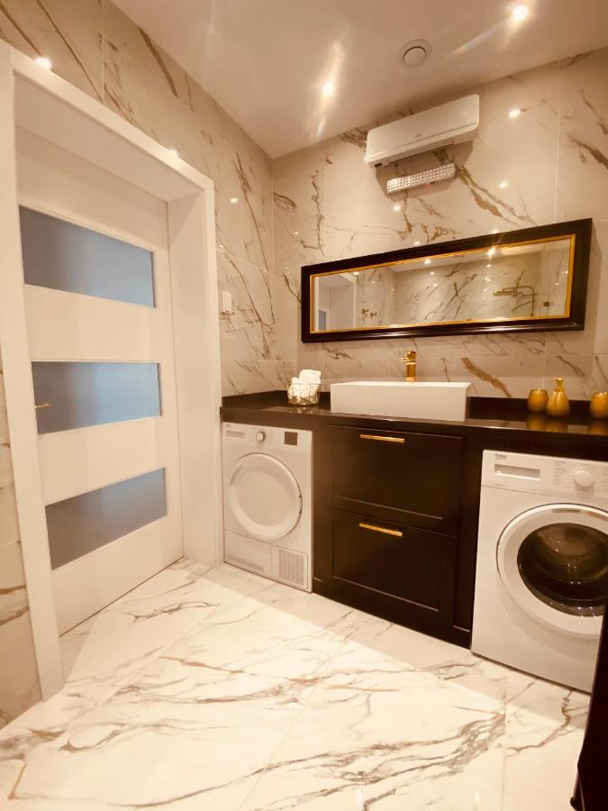 Azure Gold Apartment เซงเกลอา ภายนอก รูปภาพ