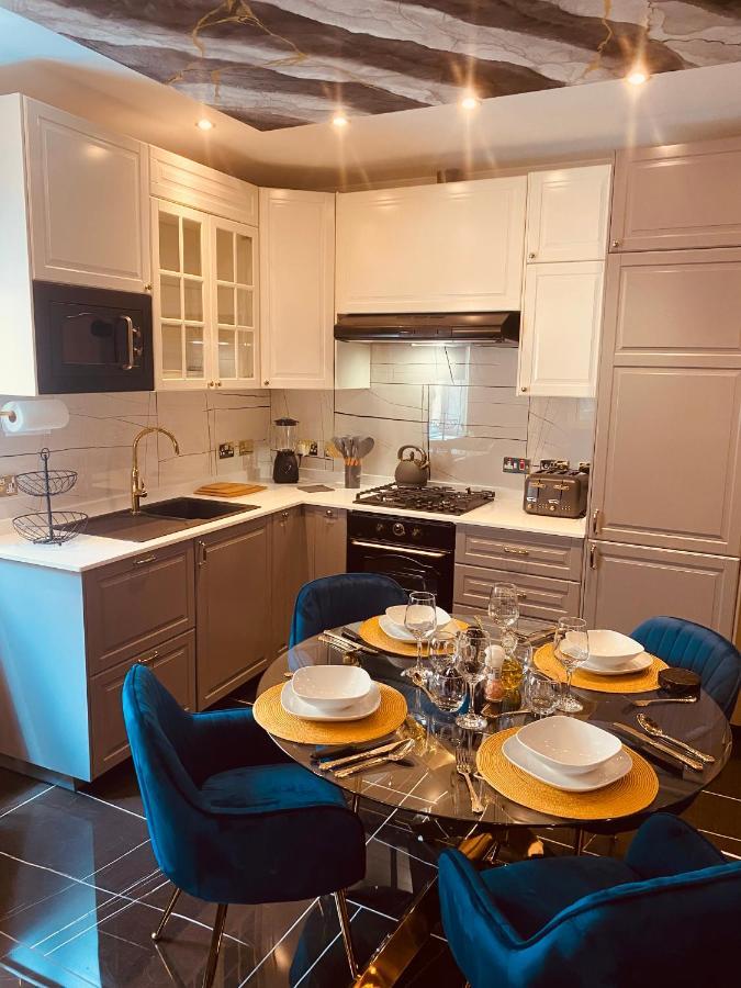 Azure Gold Apartment เซงเกลอา ภายนอก รูปภาพ