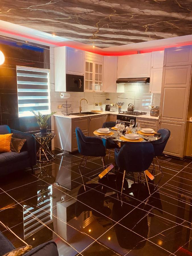 Azure Gold Apartment เซงเกลอา ภายนอก รูปภาพ