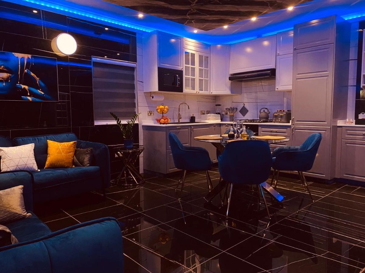 Azure Gold Apartment เซงเกลอา ภายนอก รูปภาพ