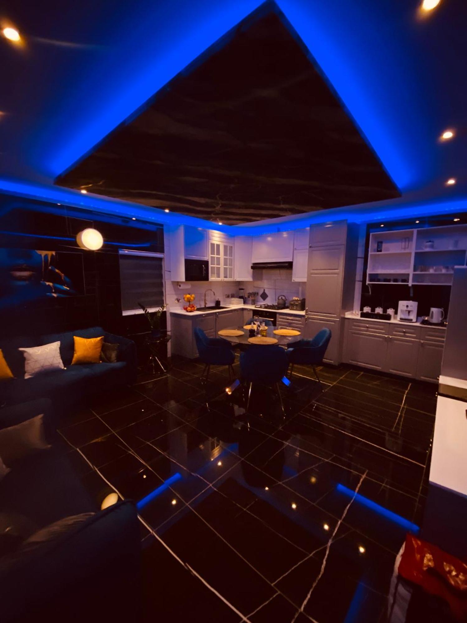 Azure Gold Apartment เซงเกลอา ภายนอก รูปภาพ